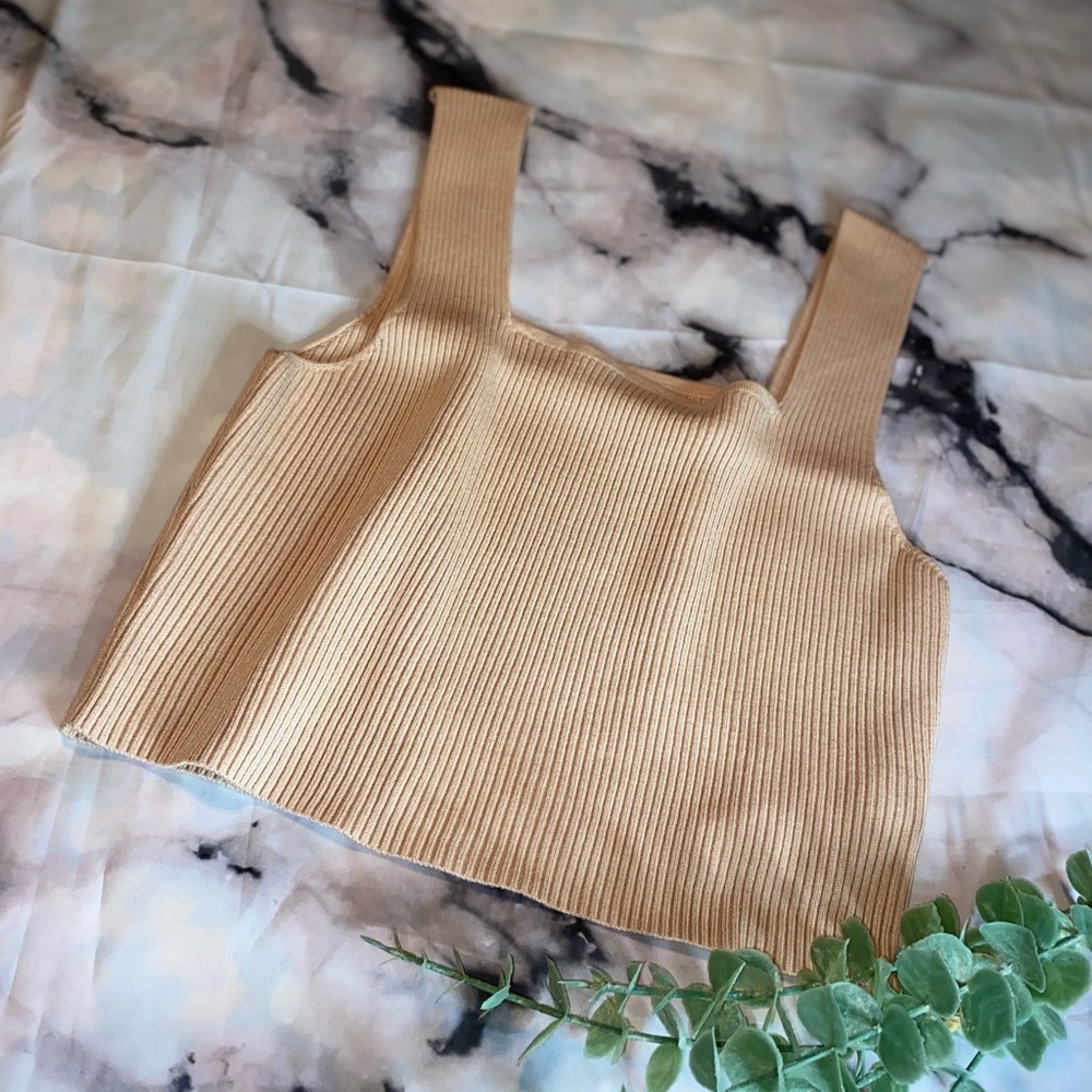 🌻 NEW Solid Ribbed Knit Crop Top - Picture 4 of 6
